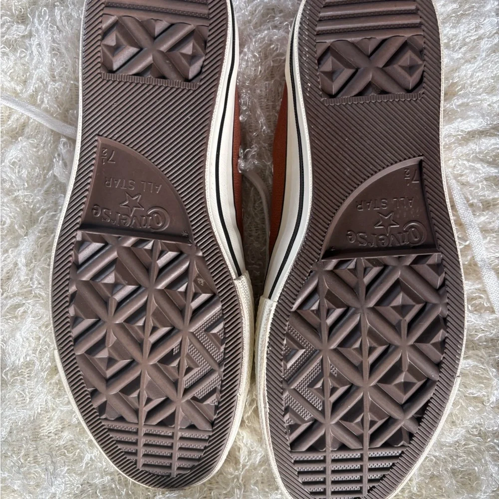 New Converse Canvas Sneakers with Rust color - Picture 7 of 7
